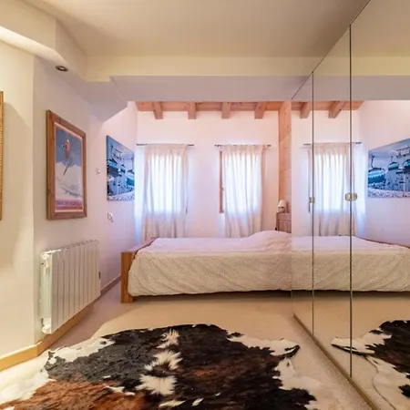 And Spacious In Mont Blanc 霞慕尼